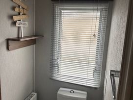 Marton Mere Holiday Village - Holiday Accommodation 21013 - Lake District - 1187661 - thumbnail photo 11