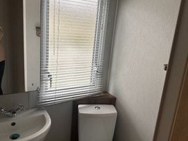 Marton Mere Holiday Village - Holiday Accommodation 21013 - Lake District - 1187661 - thumbnail photo 13
