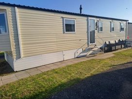 Trecco Bay - Holiday Accommodation 21014 - Somerset & Wiltshire - 1187662 - thumbnail photo 1