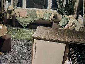 Trecco Bay - Holiday Accommodation 21014 - Somerset & Wiltshire - 1187662 - thumbnail photo 7
