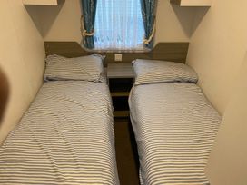 Lido Beach Holiday Park - Holiday Accommodation 21030 - North Wales - 1187669 - thumbnail photo 3