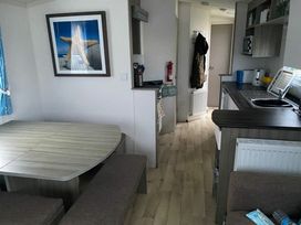 Lido Beach Holiday Park - Holiday Accommodation 21030 - North Wales - 1187669 - thumbnail photo 4