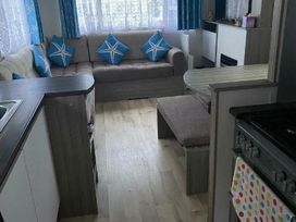 Lido Beach Holiday Park - Holiday Accommodation 21030 - North Wales - 1187669 - thumbnail photo 7