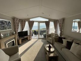 Devon Cliffs Holiday Park - Holiday Accommodation 2104 - Devon - 1187676 - thumbnail photo 3