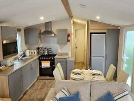 Thorness Bay Holiday Park - Holiday Accommodation 21045 - Isle of Wight & Hampshire - 1187679 - thumbnail photo 3