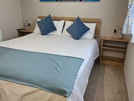 Thorness Bay Holiday Park - Holiday Accommodation 21045 - Isle of Wight & Hampshire - 1187679 - thumbnail photo 5