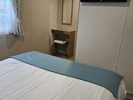 Thorness Bay Holiday Park - Holiday Accommodation 21045 - Isle of Wight & Hampshire - 1187679 - thumbnail photo 6