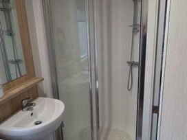 Thorness Bay Holiday Park - Holiday Accommodation 21045 - Isle of Wight & Hampshire - 1187679 - thumbnail photo 9