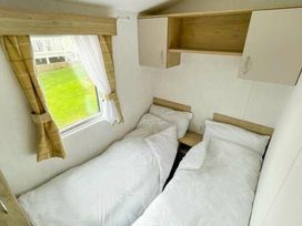 Devon Cliffs Holiday Park - Holiday Accommodation 21046 - Devon - 1187680 - thumbnail photo 10