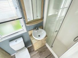 Devon Cliffs Holiday Park - Holiday Accommodation 21046 - Devon - 1187680 - thumbnail photo 11