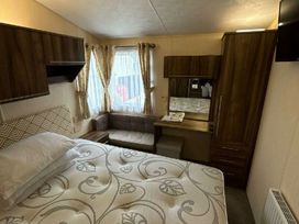 Lido Beach Holiday Park - Holiday Accommodation 21049 - North Wales - 1187681 - thumbnail photo 3