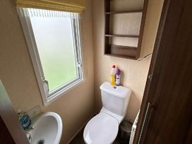 Lido Beach Holiday Park - Holiday Accommodation 21049 - North Wales - 1187681 - thumbnail photo 4