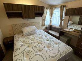 Lido Beach Holiday Park - Holiday Accommodation 21049 - North Wales - 1187681 - thumbnail photo 6
