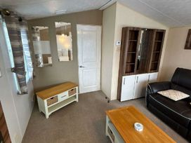 Lido Beach Holiday Park - Holiday Accommodation 21049 - North Wales - 1187681 - thumbnail photo 10