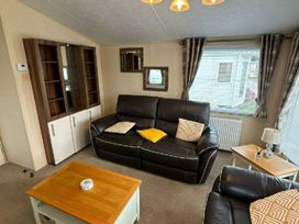Lido Beach Holiday Park - Holiday Accommodation 21049 - North Wales - 1187681 - thumbnail photo 11