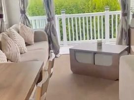 Church Farm Holiday Village - Holiday Accommodation 21055 - Hampshire - 1187683 - thumbnail photo 2