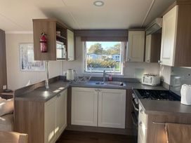 Church Farm Holiday Village - Holiday Accommodation 21055 - Hampshire - 1187683 - thumbnail photo 3