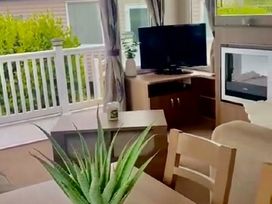 Church Farm Holiday Village - Holiday Accommodation 21055 - Hampshire - 1187683 - thumbnail photo 4