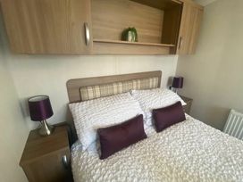 Church Farm Holiday Village - Holiday Accommodation 21055 - Hampshire - 1187683 - thumbnail photo 7