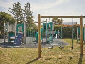 Church Farm Holiday Village - Holiday Accommodation 21055 - Hampshire - 1187683 - thumbnail photo 13