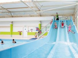Caister Holiday Park - Holiday Accommodation 2106 - Norfolk - 1187687 - thumbnail photo 12