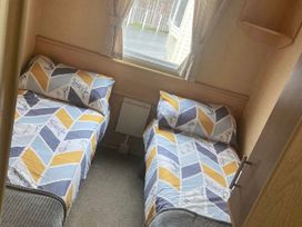 Trecco Bay - Holiday Accommodation 21064 - Somerset & Wiltshire - 1187690 - thumbnail photo 3