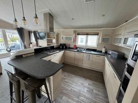 Burnham-on-Sea Holiday Park - Holiday Accommodation 21065 - Devon - 1187691 - thumbnail photo 7