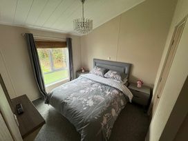 Burnham-on-Sea Holiday Park - Holiday Accommodation 21065 - Devon - 1187691 - thumbnail photo 12