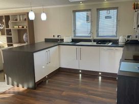 Marton Mere Holiday Village - Holiday Accommodation 21071 - Lake District - 1187695 - thumbnail photo 7