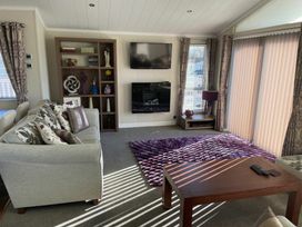 Marton Mere Holiday Village - Holiday Accommodation 21071 - Lake District - 1187695 - thumbnail photo 11