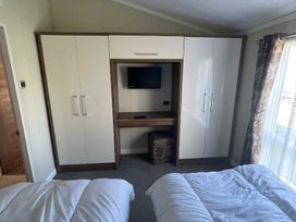 Marton Mere Holiday Village - Holiday Accommodation 21071 - Lake District - 1187695 - thumbnail photo 14