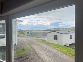 Clarach Bay Holiday Village - Holiday Accommodation 21073 - Mid Wales - 1187697 - thumbnail photo 17