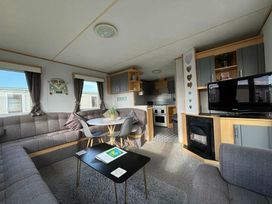 Golden Palm Resort - Holiday Accommodation 21074 - Lincolnshire - 1187698 - thumbnail photo 2