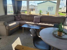 Golden Palm Resort - Holiday Accommodation 21074 - Lincolnshire - 1187698 - thumbnail photo 3