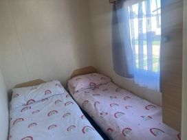 Hayling Island Holiday Park - Meadow Bay Villages - Holiday Accommodation 21075 - Hampshire - 1187699 - thumbnail photo 7