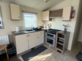 Hayling Island Holiday Park - Meadow Bay Villages - Holiday Accommodation 21075 - Hampshire - 1187699 - thumbnail photo 11