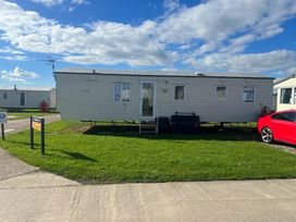 Hayling Island Holiday Park - Meadow Bay Villages - Holiday Accommodation 21075 - Hampshire - 1187699 - thumbnail photo 13