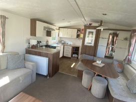 Clarach Bay Holiday Village - Holiday Accommodation 21090 - Mid Wales - 1187709 - thumbnail photo 8