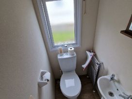 Clarach Bay Holiday Village - Holiday Accommodation 21090 - Mid Wales - 1187709 - thumbnail photo 11