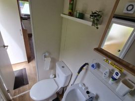 Clarach Bay Holiday Village - Holiday Accommodation 21091 - Mid Wales - 1187710 - thumbnail photo 8