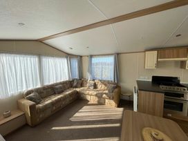 Happy Days Caravan Park - Holiday Accommodation 21094 - North Wales - 1187712 - thumbnail photo 3