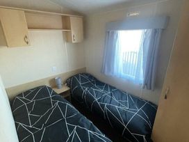 Happy Days Caravan Park - Holiday Accommodation 21094 - North Wales - 1187712 - thumbnail photo 9