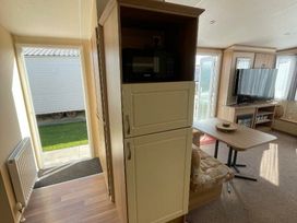Happy Days Caravan Park - Holiday Accommodation 21094 - North Wales - 1187712 - thumbnail photo 11