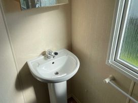 Happy Days Caravan Park - Holiday Accommodation 21094 - North Wales - 1187712 - thumbnail photo 15