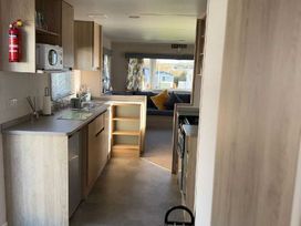 Weymouth Bay Holiday Park - Holiday Accommodation 21102 - Dorset - 1187716 - thumbnail photo 18