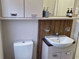 Lydstep Beach - Holiday Accommodation 21109 - South Wales - 1187722 - thumbnail photo 12