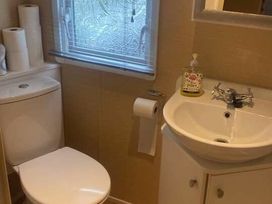 Oakdene Forest Park - Holiday Accommodation 21113 - Hampshire - 1187724 - thumbnail photo 4