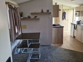 Golden Sands - Holiday Accommodation 21116 - Lincolnshire - 1187726 - thumbnail photo 2