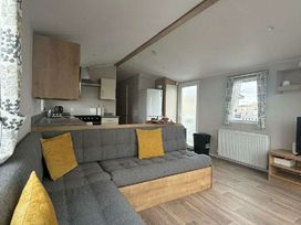 Trecco Bay - Holiday Accommodation 21120 - Somerset & Wiltshire - 1187729 - thumbnail photo 6