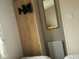 Trecco Bay - Holiday Accommodation 21120 - Somerset & Wiltshire - 1187729 - thumbnail photo 8